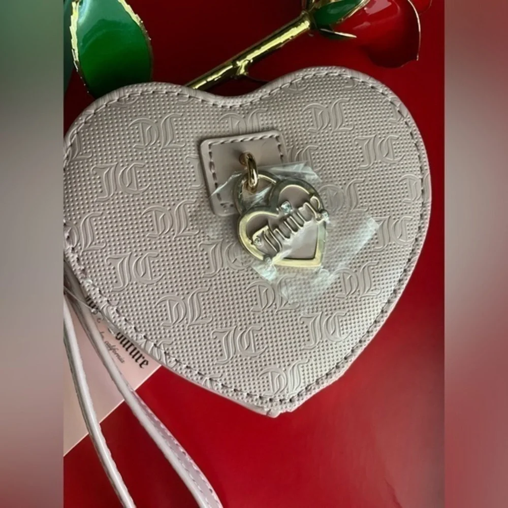 Juicy Couture Wallet,Juicy Couture Pink Heart-Shaped Wristlet